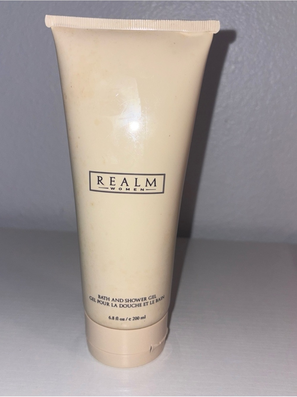 Realm Women Bath And Shower Gel (6.8fl.oz/200ml) As Seen In Pics.